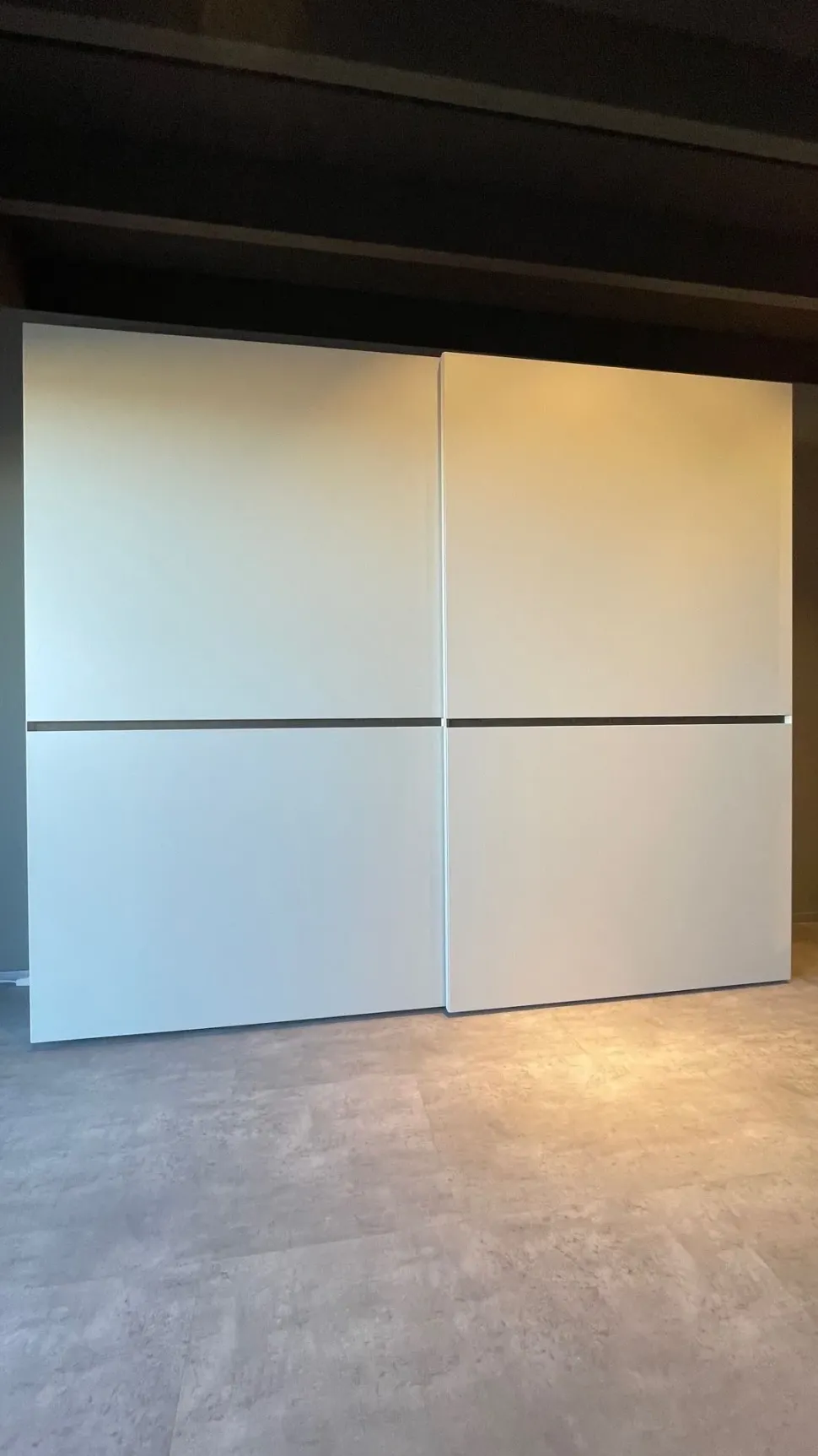 Armadio Sangiacomo in OFFERTA OUTLET: design moderno, pratico e funzionale. Ideale per ogni ambiente!