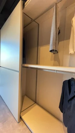 Armadio Sangiacomo in OFFERTA OUTLET: design moderno, pratico e funzionale. Ideale per ogni ambiente!