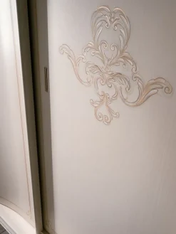 Armadio scontato 35% modello Cupido patinato di Artigianale