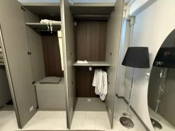 Armadio scontato 30% modello Flat di Caccaro