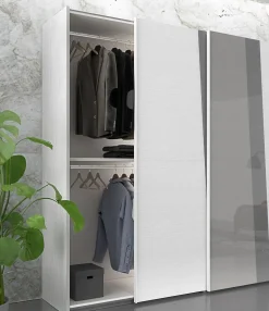 Armadio Space: ante scorrevoli, design esclusivo, prezzo ribassato!