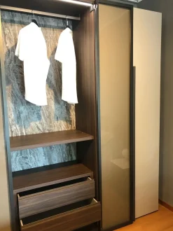 Armadio Wardrobe collection realizzato in laminato materico di Orme scontato -40%