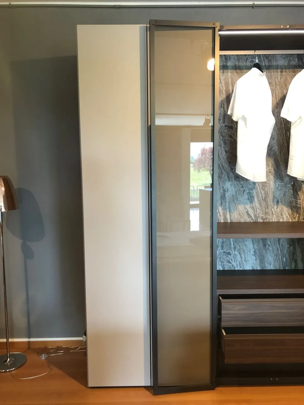 Armadio Wardrobe collection realizzato in laminato materico di Orme scontato -40%