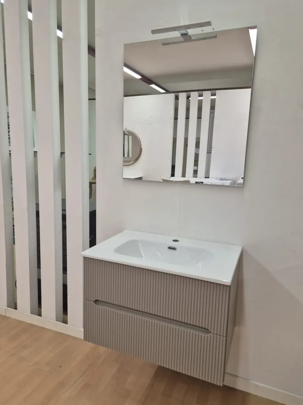 Arredamento bagno: mobile Artigianale Easy cannettato a prezzo Outlet