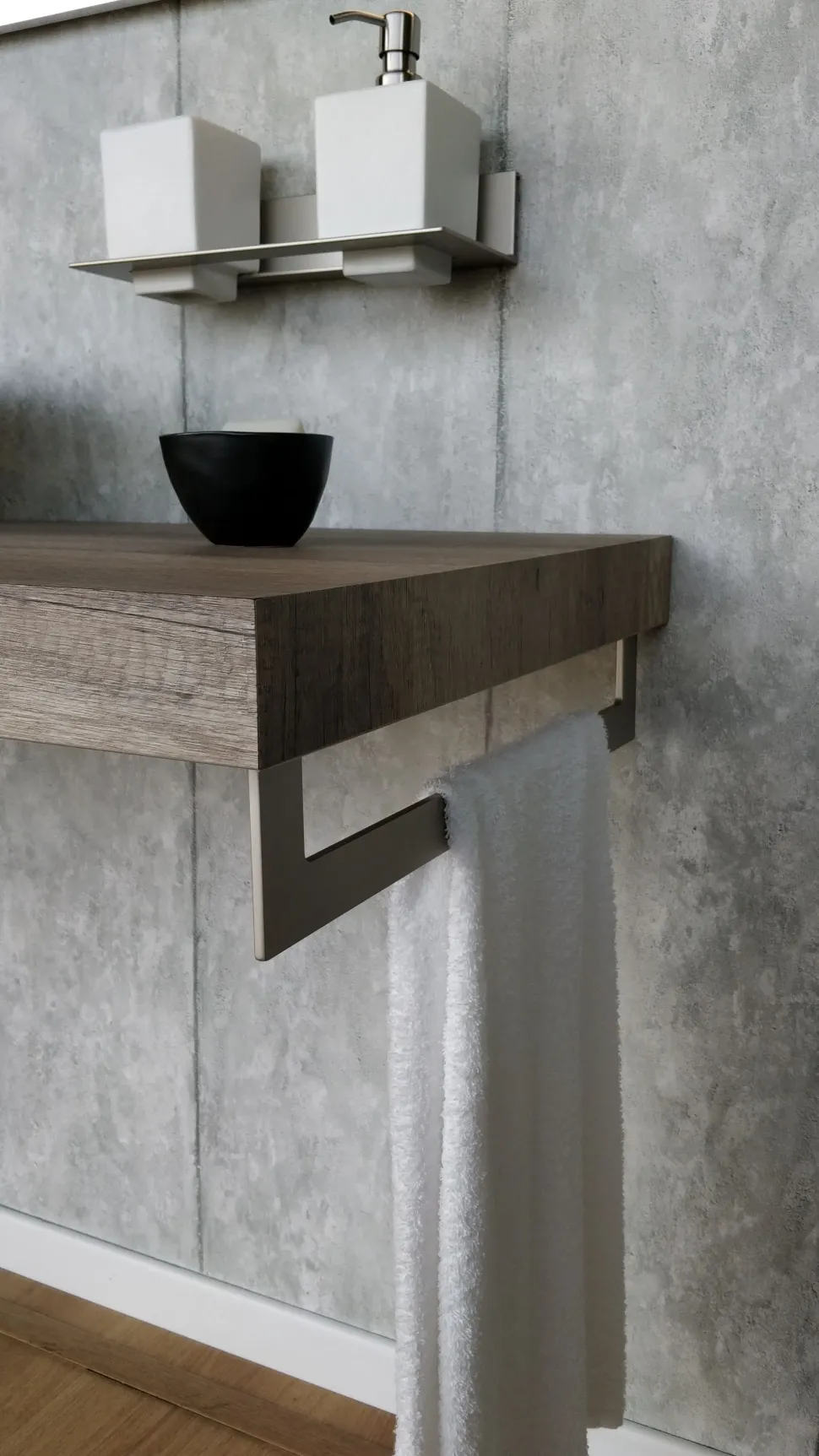 Arredamento bagno: mobile Idealbagni Monolith con forte sconto