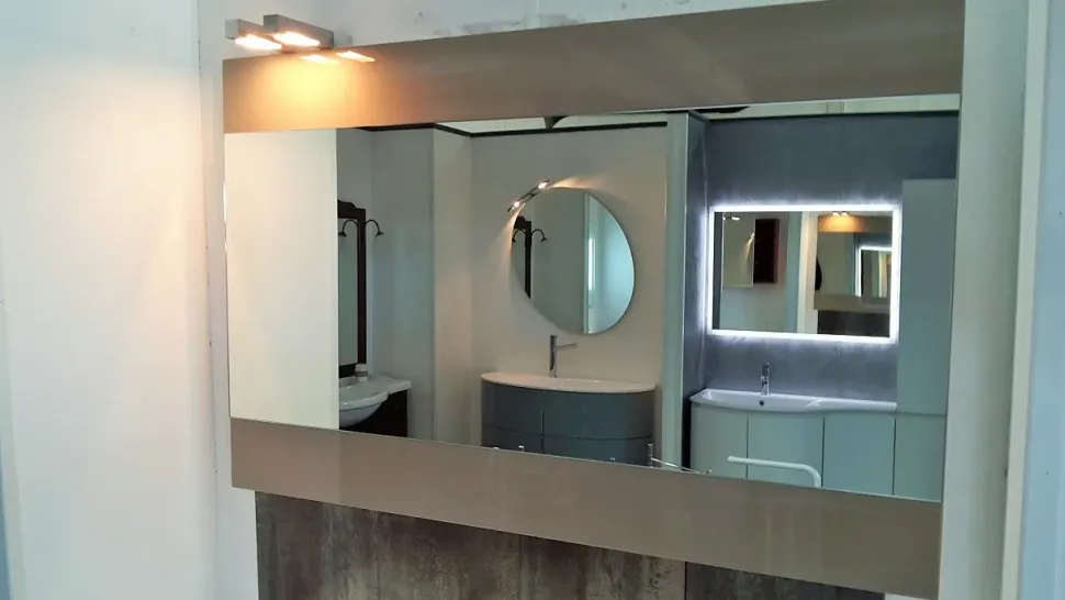 Bagno sospeso in laccato lucido a prezzo OUTLET