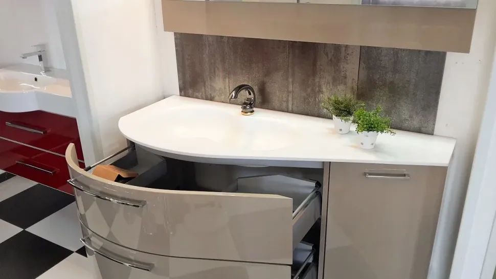 Bagno sospeso in laccato lucido a prezzo OUTLET