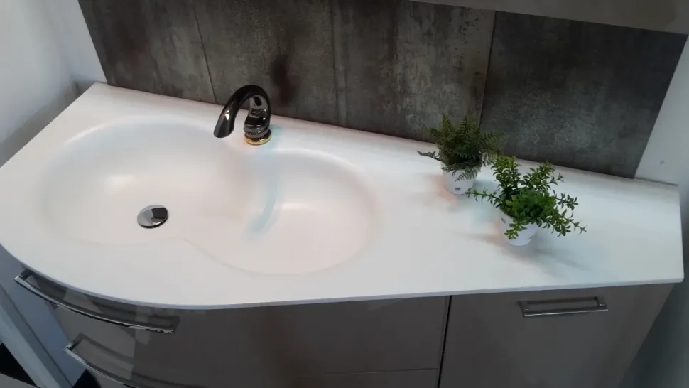 Bagno sospeso in laccato lucido a prezzo OUTLET