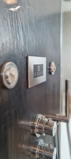 Box doccia modello Box trifacciale Arcom a prezzo ribassato