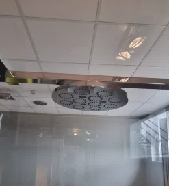 Box doccia modello Box trifacciale Arcom a prezzo ribassato