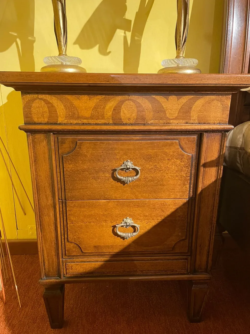 Camera Cantiero Gruppo letto cavenier-noce a prezzo ribassato in legno.