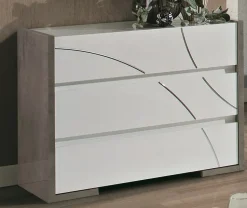 Camera completa Artigianale Modello milano a prezzo ribassato in laccato lucido