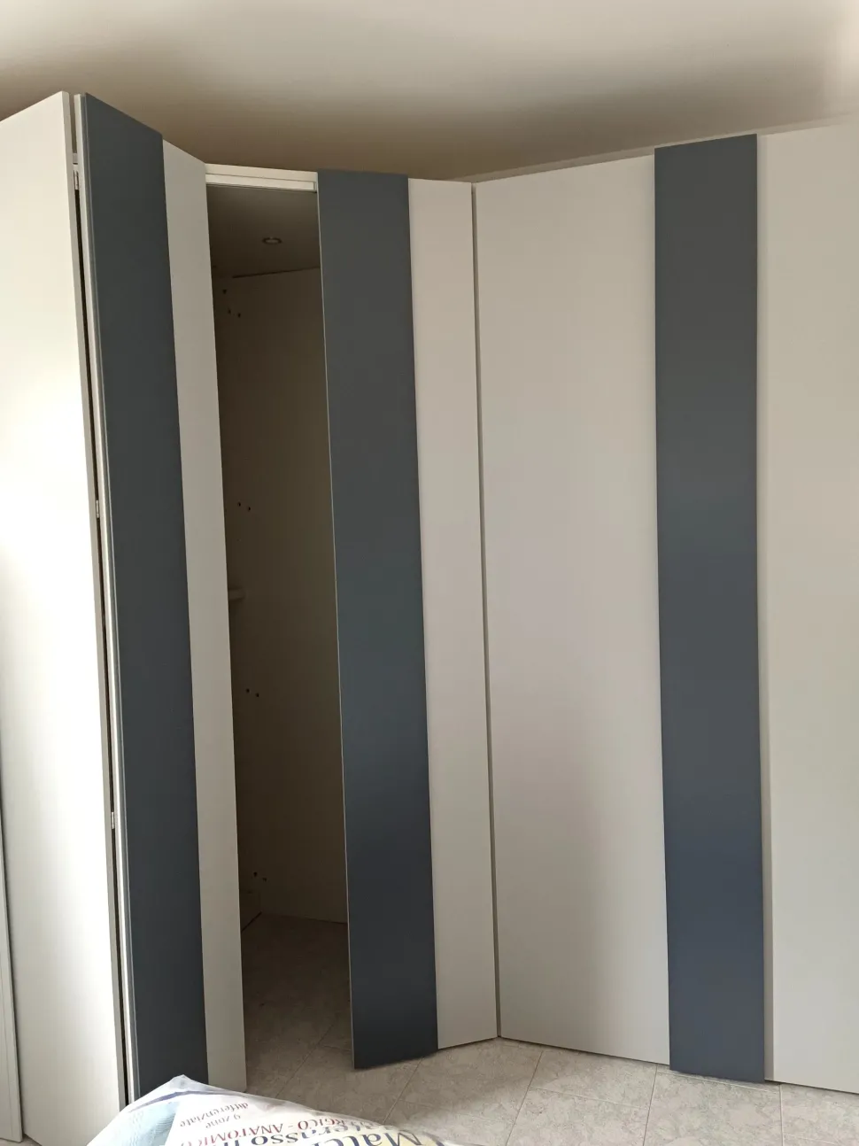 Camera da letto Angolo cabina Giessegi in laccato opaco a prezzo ribassato