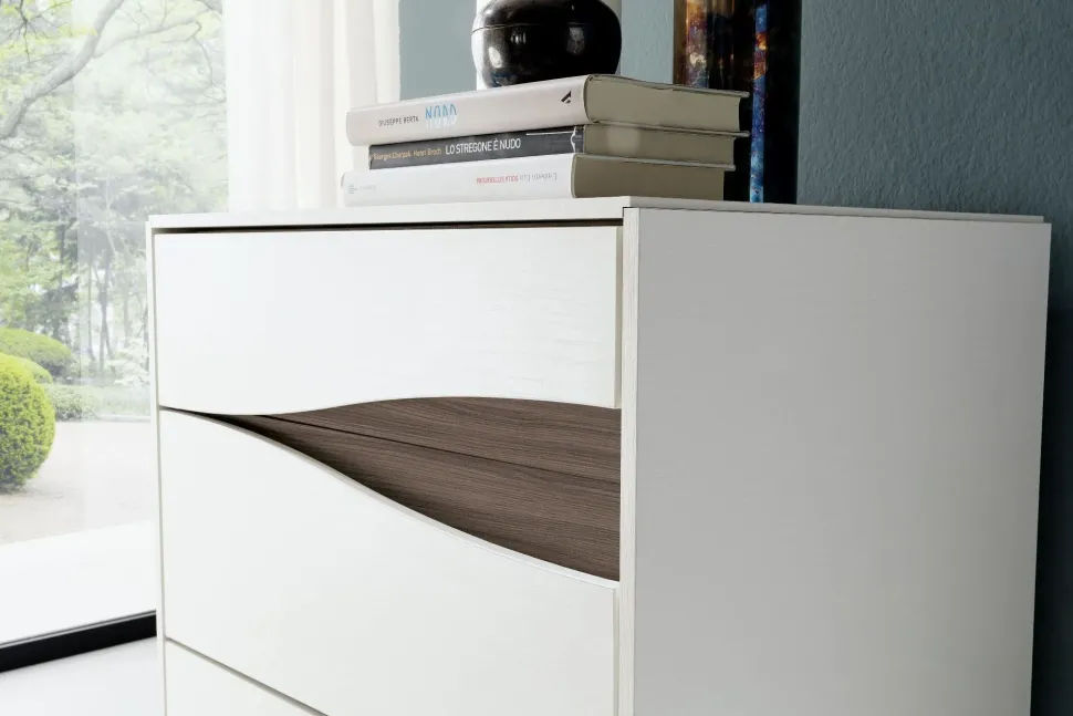 Camera da letto Apricale S75 in laccato opaco a prezzo Outlet