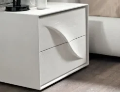 Camera da letto Bay con tv Md work in legno a prezzo scontato