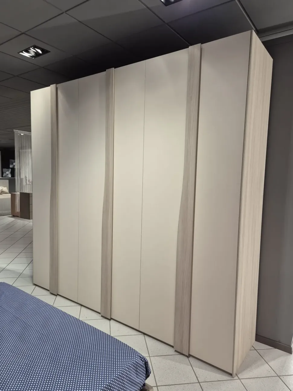 Camera da letto Infinity S75 in laminato a prezzo scontato