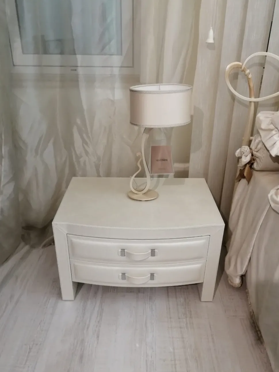 Camera da letto Mod Luxury Rugiano in pelle. Design unico, prezzo Outlet.