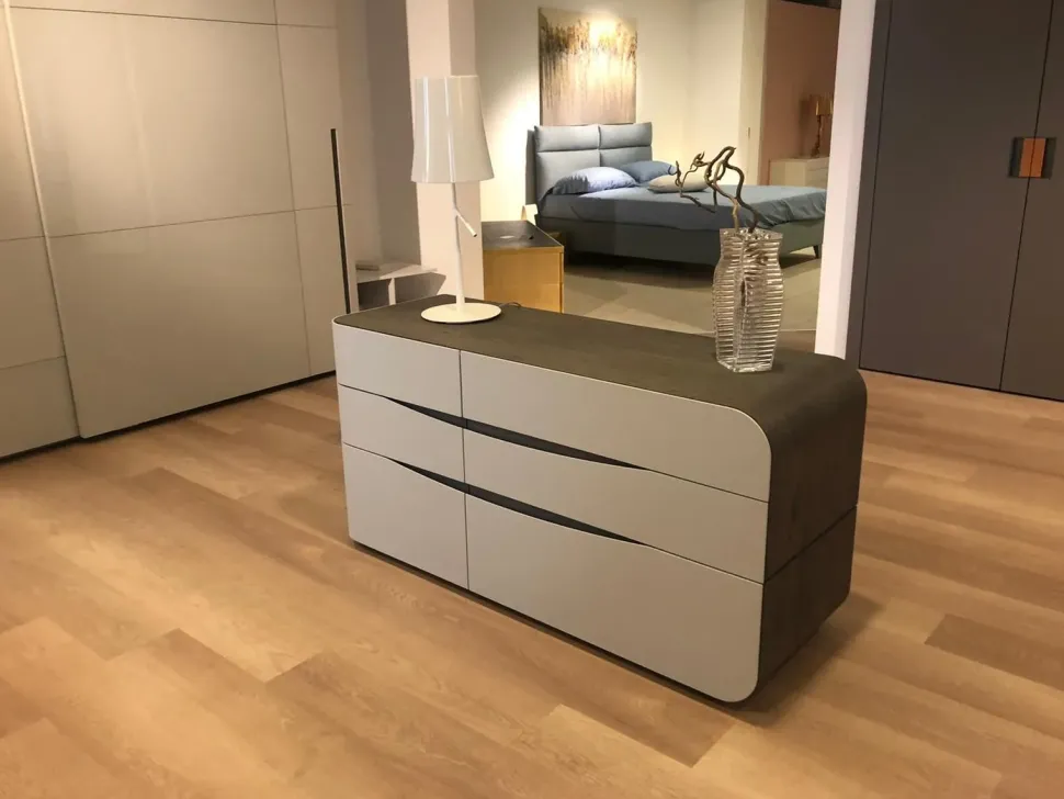 Camera da letto Prestige Voltan in laccato opaco a prezzo scontato