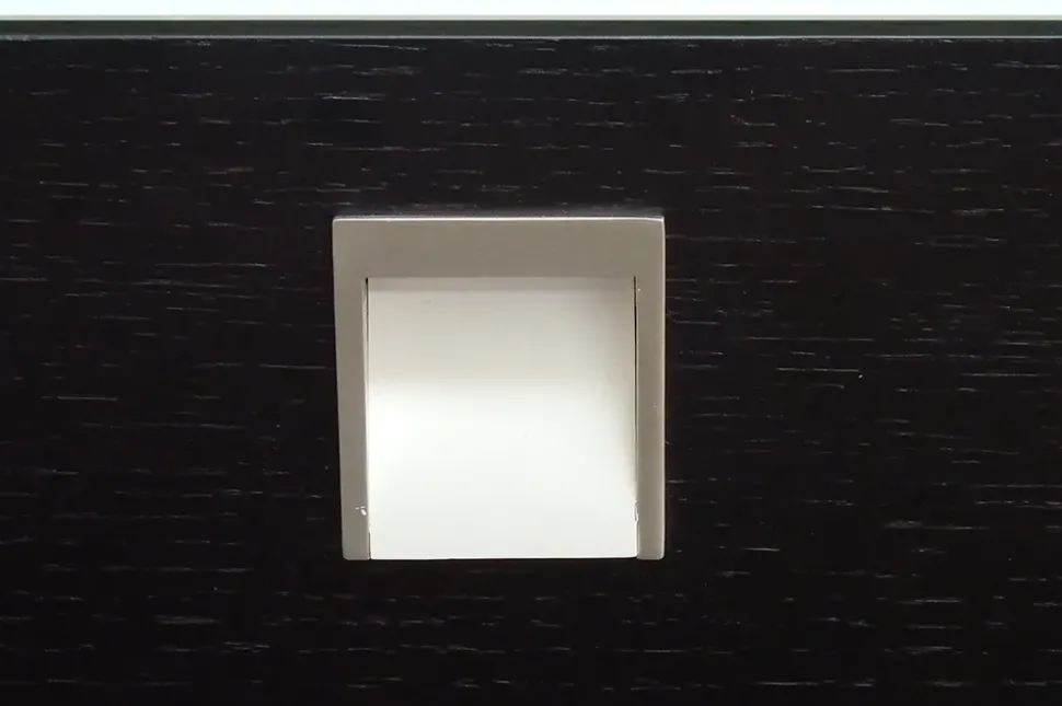 Camera Distribuzione Grandi Marchi Cassettiera tesera verticale wengè scontato del -50 %