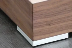 Camera Distribuzione Grandi Marchi Comodino logos su panca noce scontato del -50 %