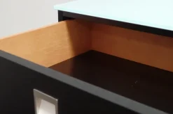 Camera Distribuzione Grandi Marchi Comodino tesera a 2 cassetti su panca scontato del -50 %