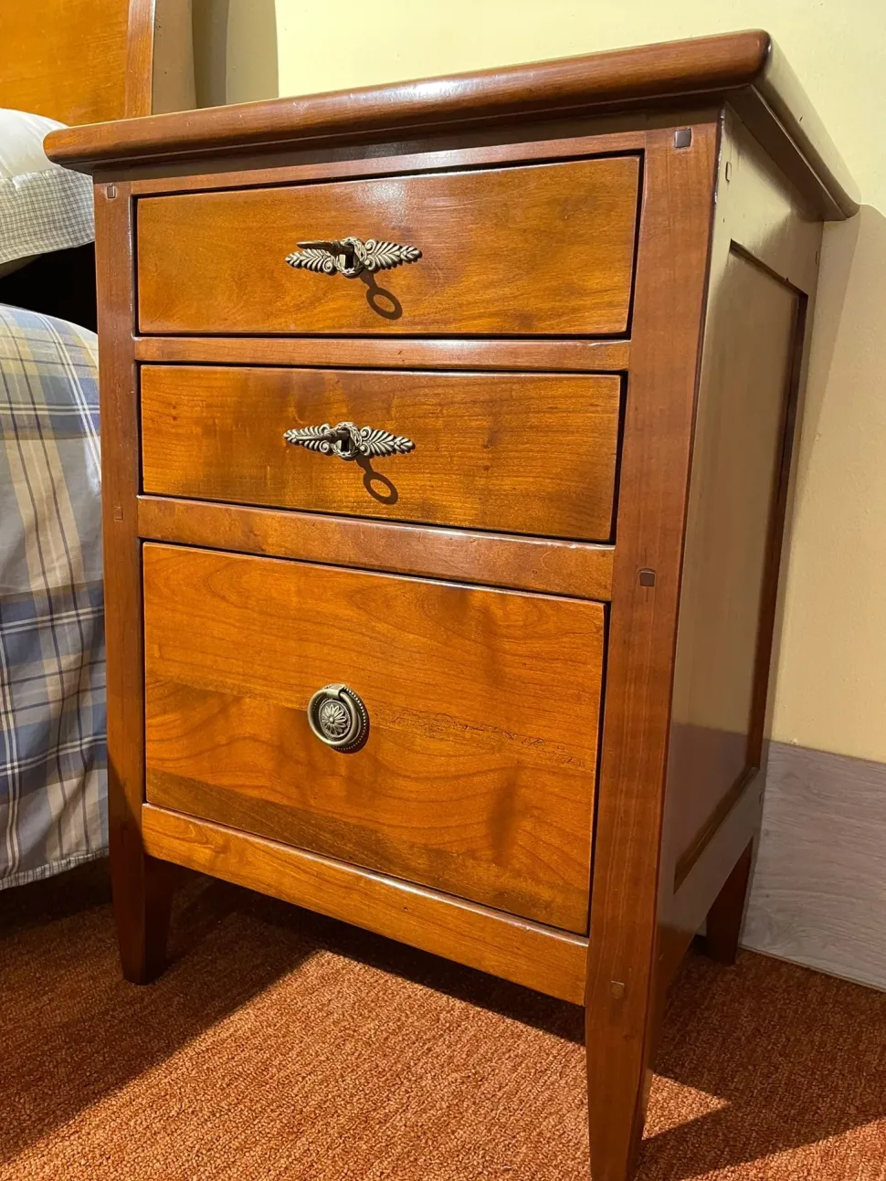 Camera Marchetti in ciliegio Massello a prezzo scontato!