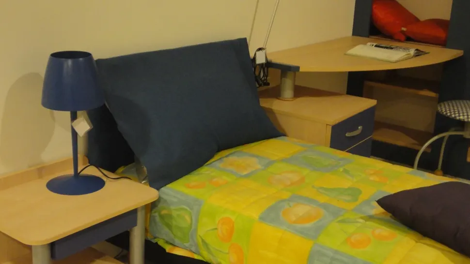 Cameretta Blu Artigianale con letto a terra a prezzo scontato