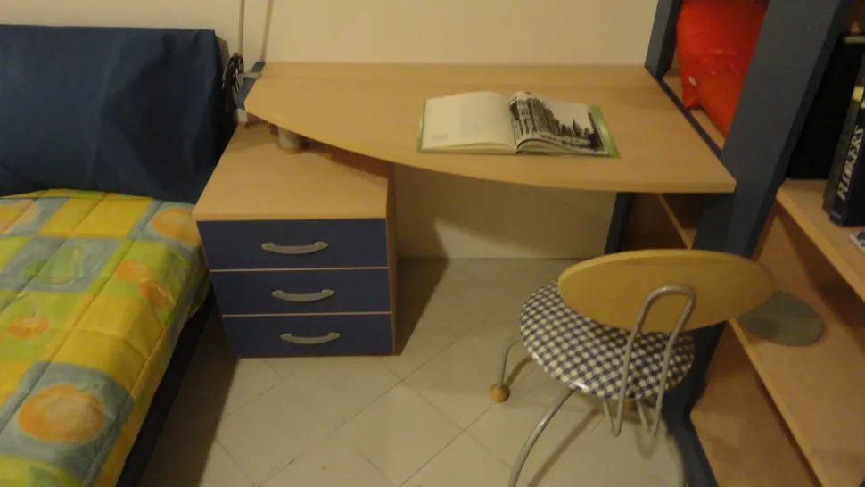 Cameretta Blu Artigianale con letto a terra a prezzo scontato