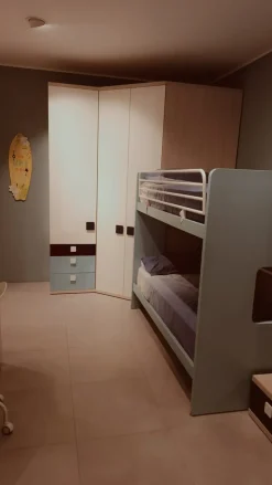 Cameretta Composizione h050 Doimo cityline con letto a castello a prezzo scontato