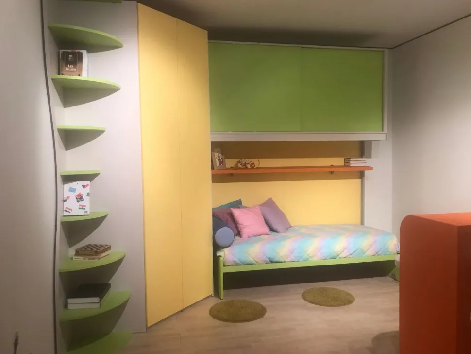 Cameretta Fly Mab con letto a terra scontata
