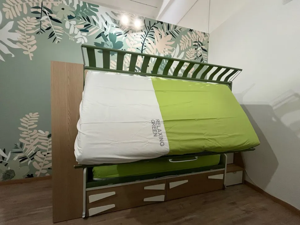 Cameretta in laminato materico Soppalco moretti compact Moretti compact scontata a PREZZI OUTLET