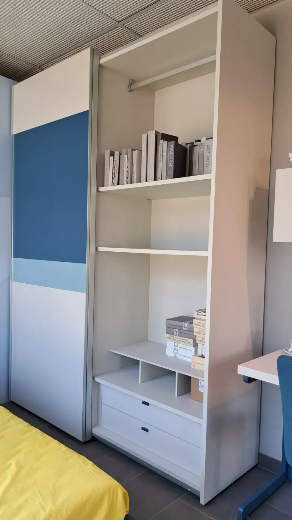 Cameretta in laminato opaco Cameretta moretti blu Moretti compact scontata a PREZZI OUTLET