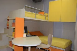 Cameretta Klou giallo arancio Battistella con letto a ponte scontata