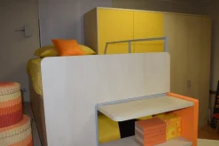 Cameretta Klou giallo arancio Battistella con letto a ponte scontata