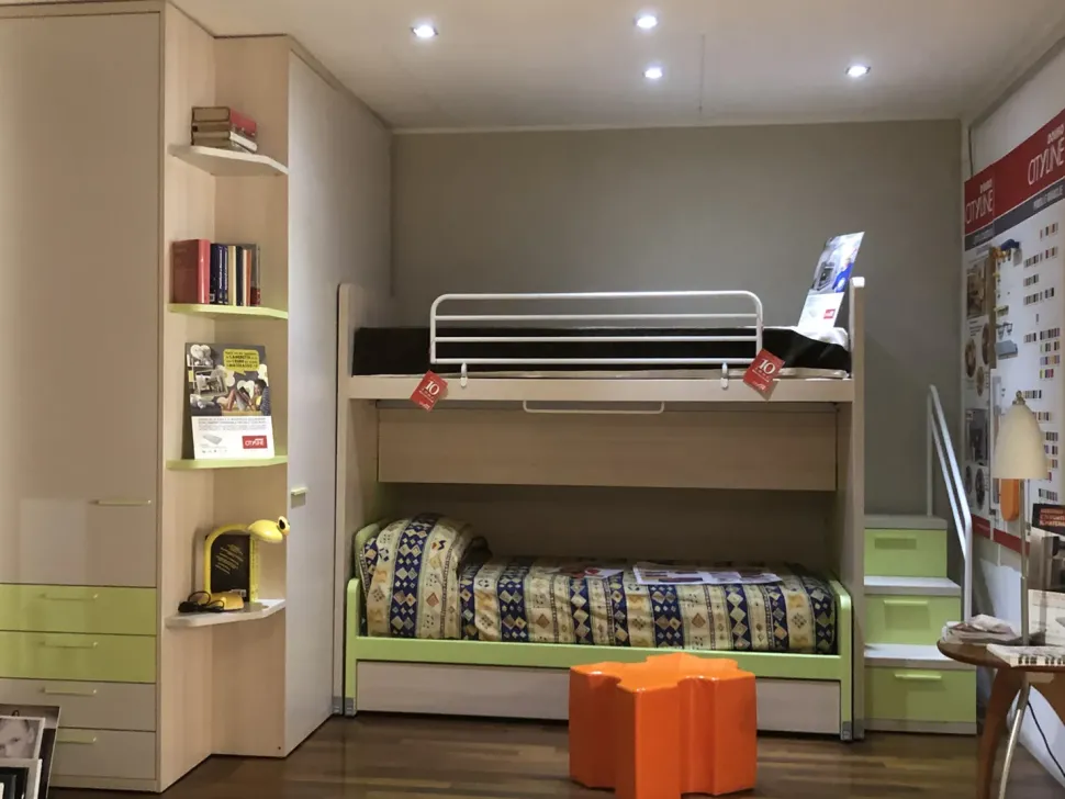 Cameretta Luna/cubo Doimo cityline con letto a soppalco scorrevole scontata