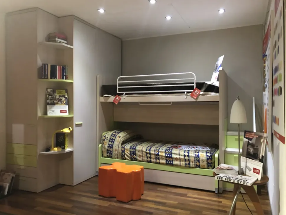 Cameretta Luna/cubo Doimo cityline con letto a soppalco scorrevole scontata