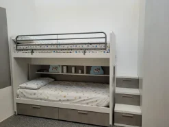 Cameretta Roy e kubo Doimo cityline con letto a castello scorrevole a prezzo Outlet