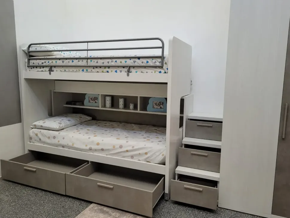 Cameretta Roy e kubo Doimo cityline con letto a castello scorrevole a prezzo Outlet