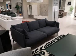 Caspar tessuto in misto piuma  Presotto a prezzo scontato