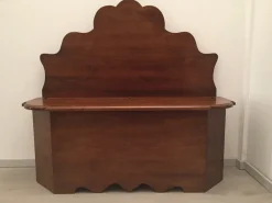 Cassapanca classica sagomata in legno massello tinto noce Tiferno Scontata del 50%