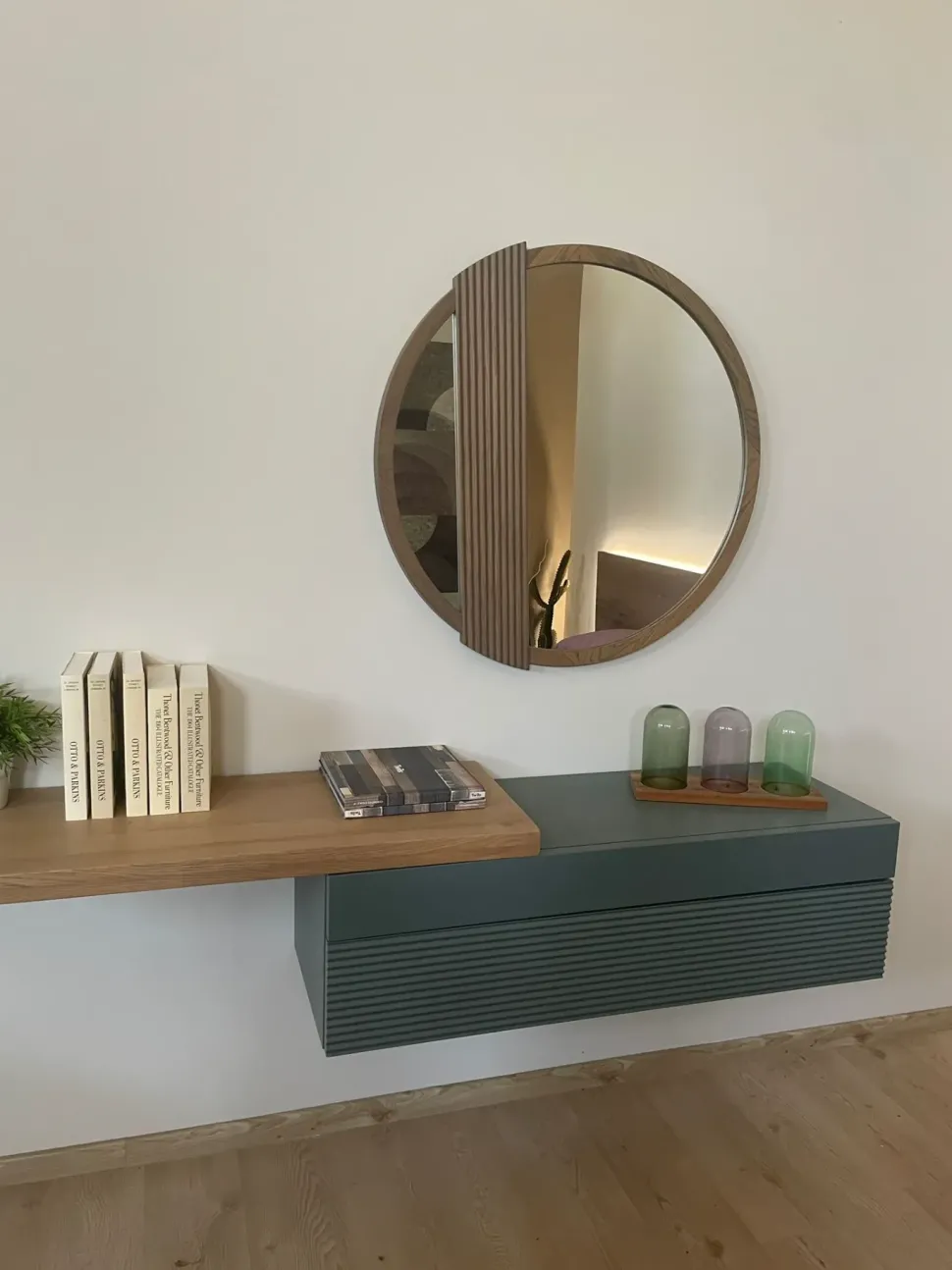 Cassettiera Composizione como' fly devina nais di Devina nais scontata