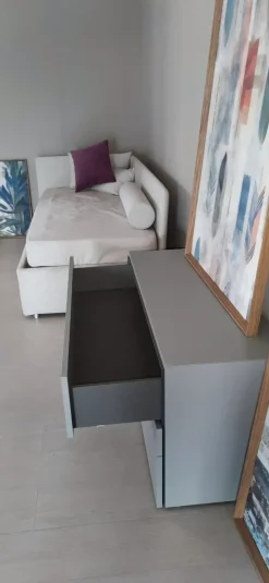 Cassettiera Filnox per una camera Design a marchio Caccaro scontata