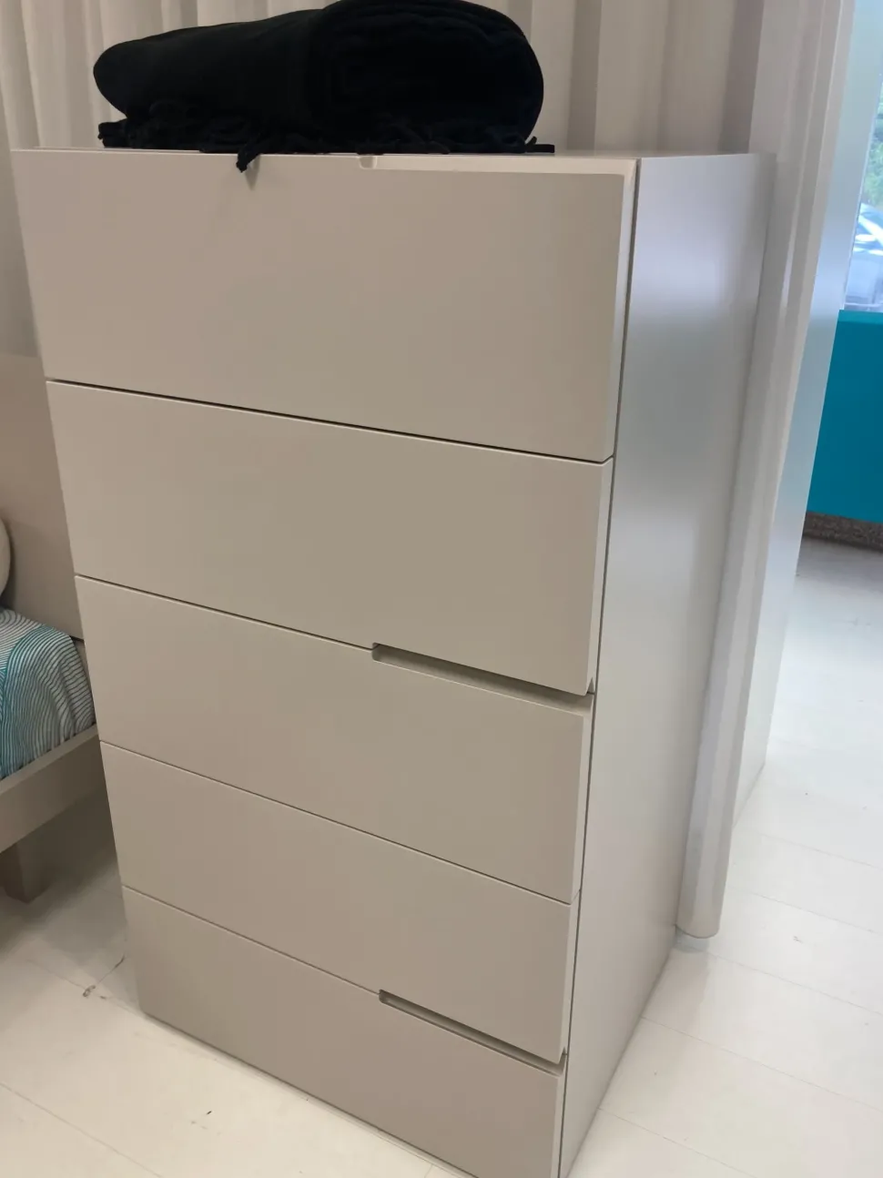 Cassettiera modello Segno laccato opaco in Laccato opaco Pianca in offerta