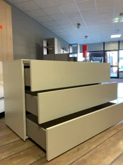 Cassettiera Moderna modello Cover a marchio Akanto in Offerta Outlet