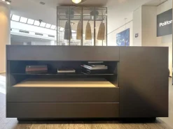 Cassettiera Set up  per una camera Design a marchio Poliform scontata