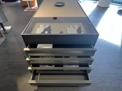 Cassettiera Set up  per una camera Design a marchio Poliform scontata