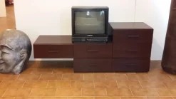 CASSETTIERA SFALSATA MODERNA IN LAMINATO SCONTATA DEL -50%