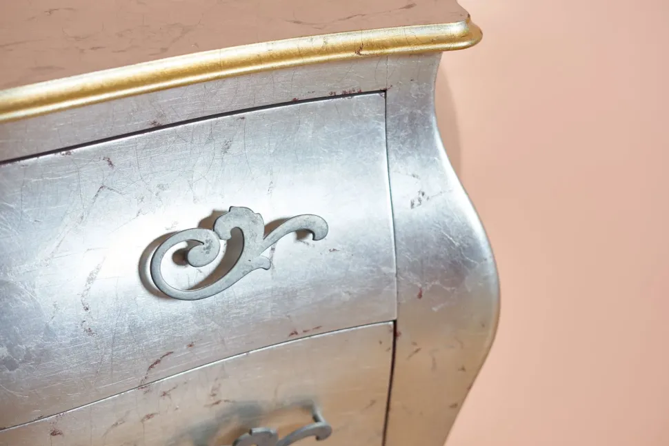 Cassettiera Shabby chic modello Foglia argento a marchio Artigianale a prezzo scontato