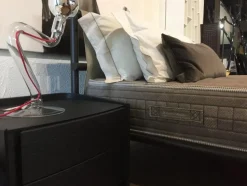 Comodino Adj Alf da fre scontato per una camera moderna