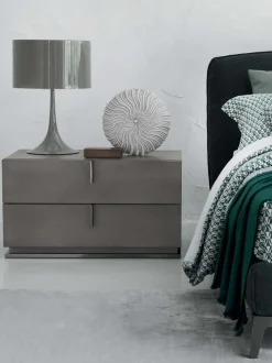 Comodino Ari a marchio Flou a prezzo riservato